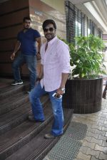 Ajay Devgan snapped in Mumbai on 2nd Sept 2013 (8).JPG